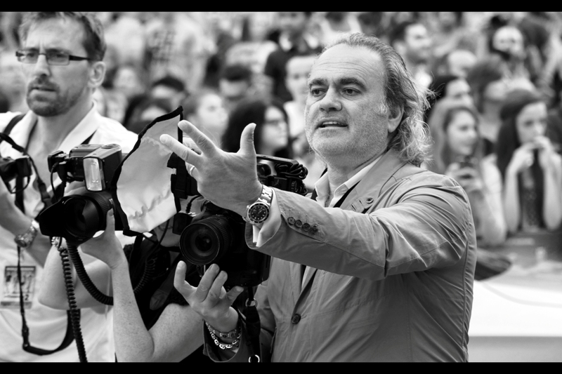 "Give me zen! Give me love! Give me something, damnit... I'll take sullen indifference if you can just make me BELIEVE!!". I'd make a sub-par paparazzi. I lack the flowing locks and the desire to wear a suit. I do have a wristwatch at least as nice as this guy, though, if I do say so myself.