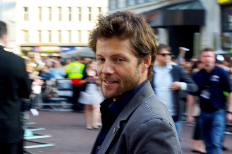 Incredibly, here's somebody I actually recognise for once! He's Jamie Bamber and he played Lee Adama ('Apollo') in Battlestar Galactica. What do I win?? (or 'How Many Cool Points Do I Lose?')