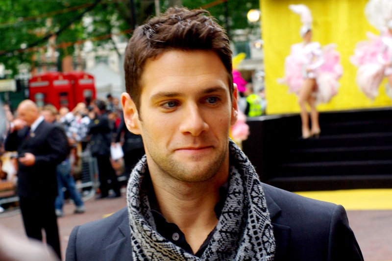 This, imdb informs me, is Justin Bartha. I was accordingly set to profess no knowledge whatsoever as to his existence up til now, but not quite true: he played Nic Cage's sidekick in the two National Treasure films. Very well, then...