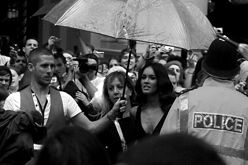 Vocal male cheering a while earlier suggested that "Actress" Megan Fox has shown up. (Did I swoon? Well... no. But I learned in the most devastating way imaginable that my camera appears to be female in that it staunchly preferred to not lock focus on her for some reason. We're still not on speaking terms...)