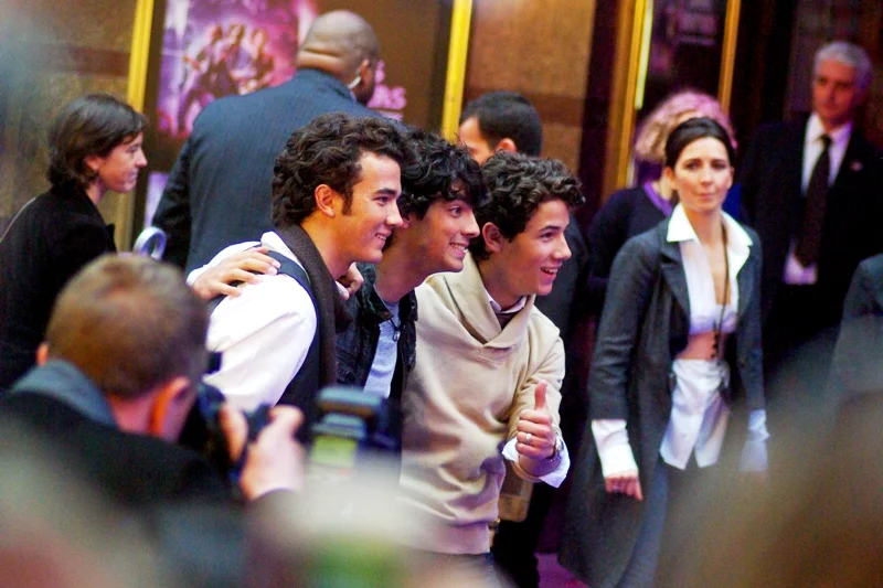 Do you remember the Jonas Brothers 3D Concert Experience ? No me either..... not officially, anyway.