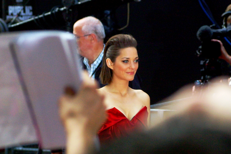Marion Cotillard is a French actress who won a best Actress Academy Award in 2008 for 'La Vie En Rose'. That's some street-cred right there, for sure. But I'm not so shallow that I'm impressed by awards and fame. No, really, I think she's very pretty, too!