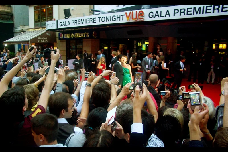 I clearly need to get myself a mobile phone camera. Tens of thousands of regular people can't all be wrong, right?