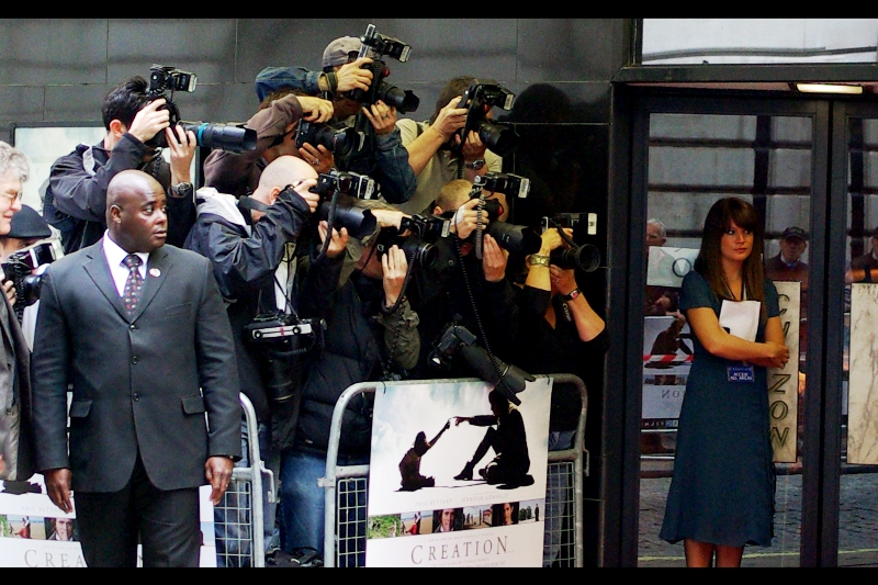 The Paps are lined up for the kill... photographically speaking.