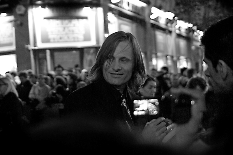 Aragorn! I noted that he was signing everyone's autographs very cheerfully, so I opportunistically grabbed his autograph too! (What?... it's not like I was trying to (or able to) impress some girl anymore by this stage!)
