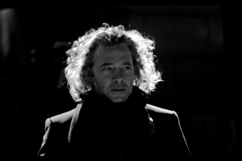 This is Dexter Fletcher. I've totally forgotten why he's famous (embarrassingly, I only remember him because of his attendance at another premiere).