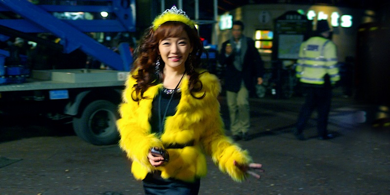 James Cameron is known for his use of stylish Blue Filter, so when he sees this Japanese reporter in searing yellow, there’s no telling what might happen, but there’s a chance it could turn ugly...