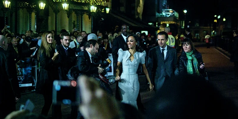 Actress Zoe Saldana is both Very Pretty and In This Film. (This educational caption brought to you by me, and not the consumer durables manufacturer who paid money to sponsor this premiere but whom I will not mention!)