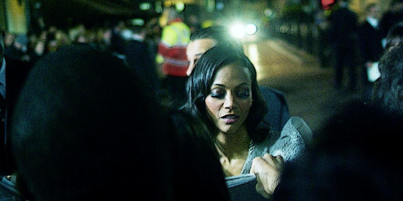 Zoe Saldana also played ‘Uhura’ in JJ Abrams’ Star Trek. That premiere was brilliant , with all cast members going out of their way to mingle with fans and sign autographs. Awesomely, this premiere was just as good (as for the film? who knows.... with a premiere this good, who cares?).