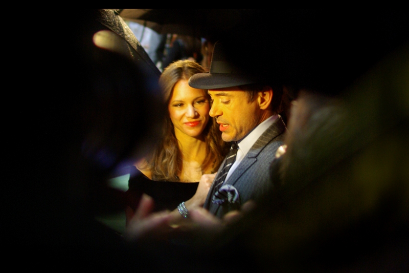 Robert and Mrs Downey Jnr, shot through the crooked elbow of another photographer. Gotta work those angles (and hey, it makes composing your shots a little easier by giving you less options)