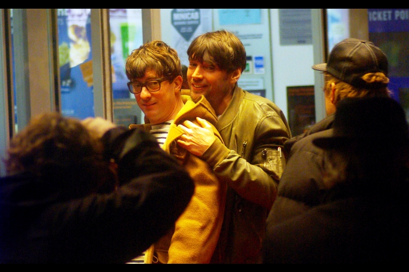 It's Graham Coxon and Alex James! (and yes, that means I finally relented and looked up a group shot on wireimage to find out who these people are!)