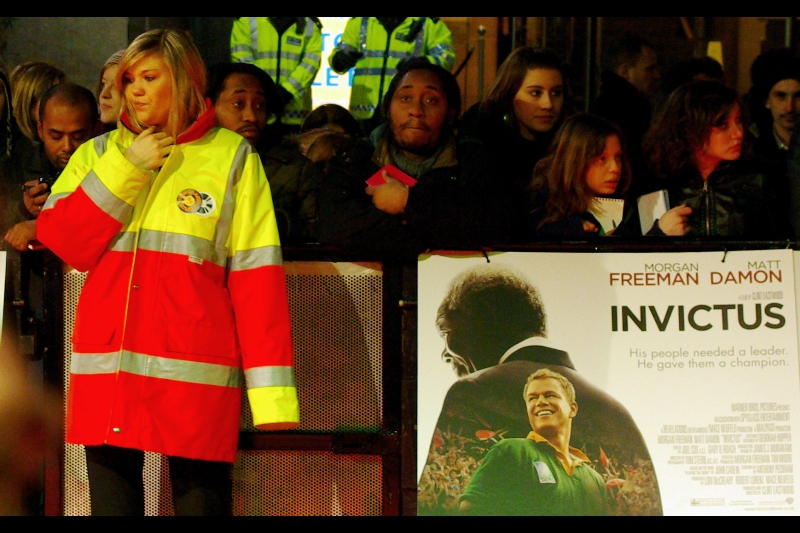 Cute security lady. (Matt Damon likes…)