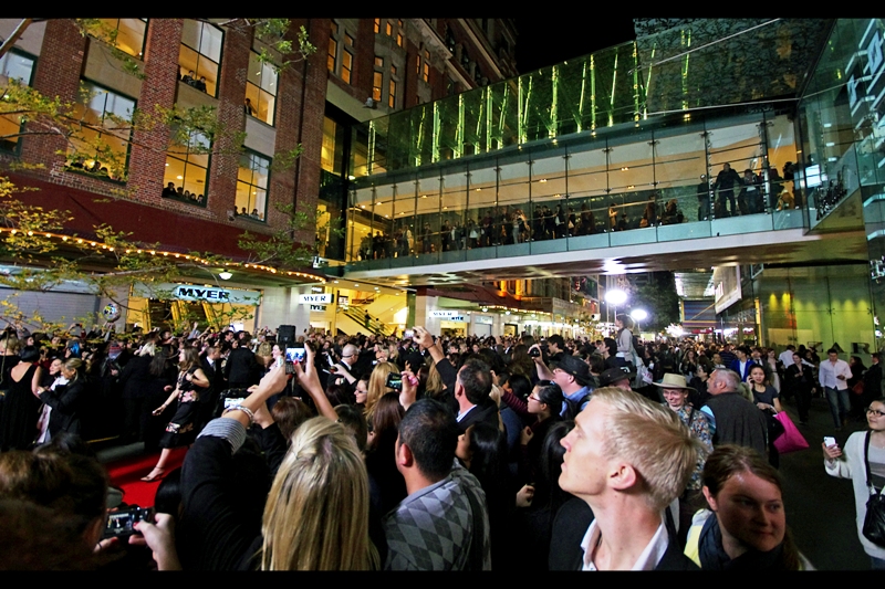 I've changed Position. I reckon it's pretty good of them to leave the Myer/Centerpoint footbridge open. (I also reckon it's pretty impressive of engineers to design it to be heartthrob-Proof)