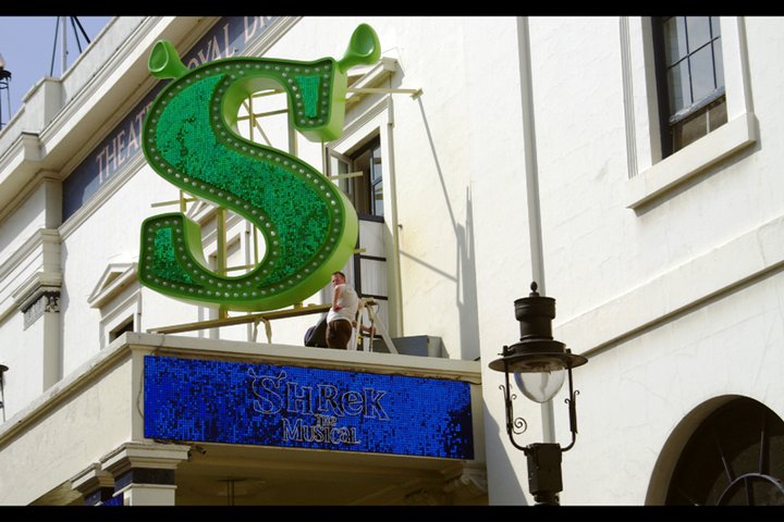 It's a giant "S". Worth photographing, I suppose, if there's nothing else.
