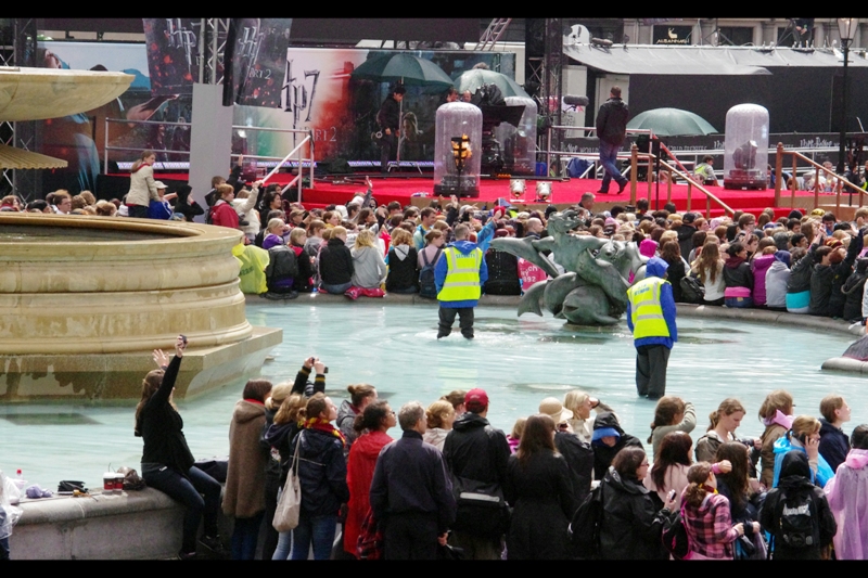 You know, if I was allowed to bring a camera, I would totally volunteer for their jobs... But I wouldn't be and I can't and I am seriously running out of time to come up with options like grafting wings on me or finding a double decker open top tourist bus that does nothing but circuits past Trafalgar square...