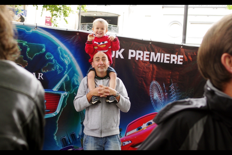 It's a premiere!!! And this one was at Whitehall Gardens, and access for civilians was even more controlled than usual. I was stuck behind a medium height gate with some vicious impaling-style prongs to worry about (no problem)