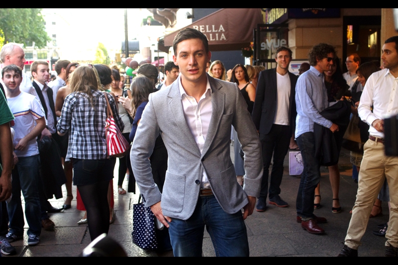 Oh, look it's that guy. I think he was also at the premiere of "Horrible Bosses" and I think I referred to him as either Tobey Maguire or the guy who plays Sheldon in 'Big Bang Theory'. I have no further advance to my theory, but I think I respected him more when he wore maroon velvet.