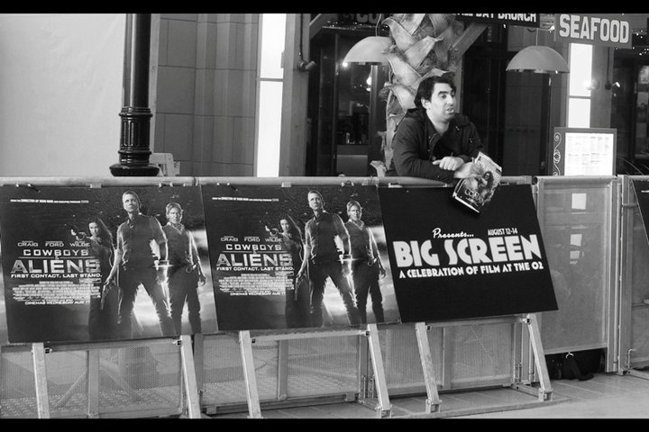 *YELLOW CAP GUY IS BACK!!* (Don't know who Yellow Cap Guy is? Shame on you. Check out the archive - he was a fixture at just about every premiere in London while I was there in 2008-2010) Admittedly he's not wearing his Yellow Cap anymore (I asked him about this and his response was "I told you I don't have it anymore, Boss", which is an odd thing to say since I haven't seen him for about 18months and back then he was still wearing it...)
