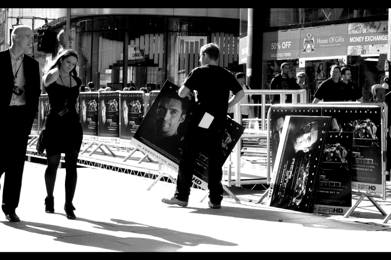 Movie premieres (with carpets and barriers and security guards and EVERYTHING) are back in Leicester Square even if just this once. Good times! The movie : something about boxing robots. ( "Compelling" : Me)