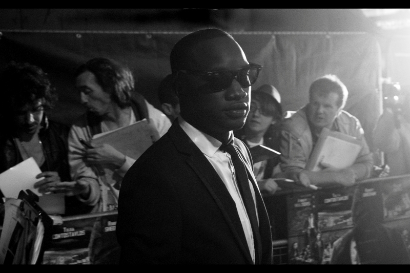 I swear to you we'd ALL look this cool if the whole world was in black'n'white.