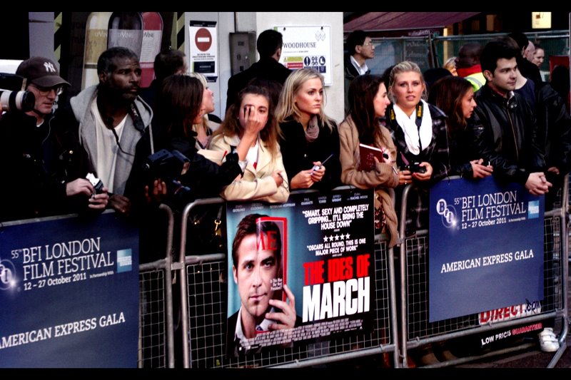 Compared to most, the female-to-male ratio at this premiere was kind of 'non-standard'. (I guess the ladiez really dig Philip Seymour-Hoffman...?)