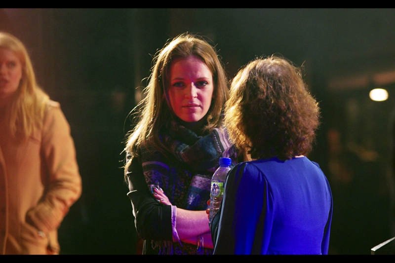 Finally, I don't know who this is. I like the scarf she's wearing, but she looks upset. Not a fan of Saoirse Ronana? Not a fan of The Host? Alternatively, a FAN of Saoirse Ronan who's hoping she's NOT in The Host? I just don't know.