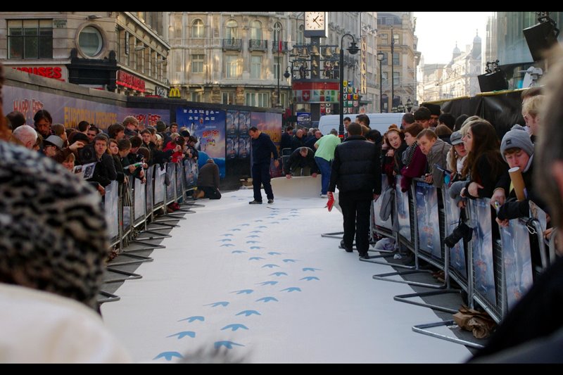 It's not quite this cold in London yet, but it does inadvertently prove that once a premiere is over, these things are thrown away, never to be used again. (And as we know, White does STAIN)