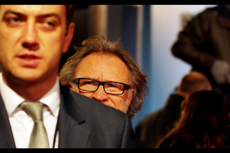 It's.... it's.....it's!!!!! not David Fincher. But let's just say this is David Fincher and get on with our lives.