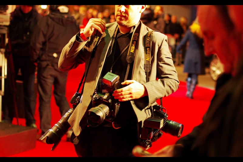 I am such a fan of schadenfreude that part of me would have loved to see this man having to take his LG mobile out of his pocket to take photos after not one but three DSLRs failed in unison. (Sorry dude, hope the premiere went well for you...)