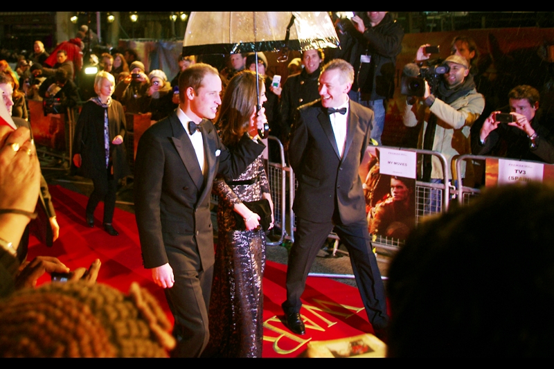 "So anyway, why not keep the delightful discussion we're having right in front of your husband going so you don't have to look at the crowd, shall we?" I say again : *GAHHH!!!!!!*