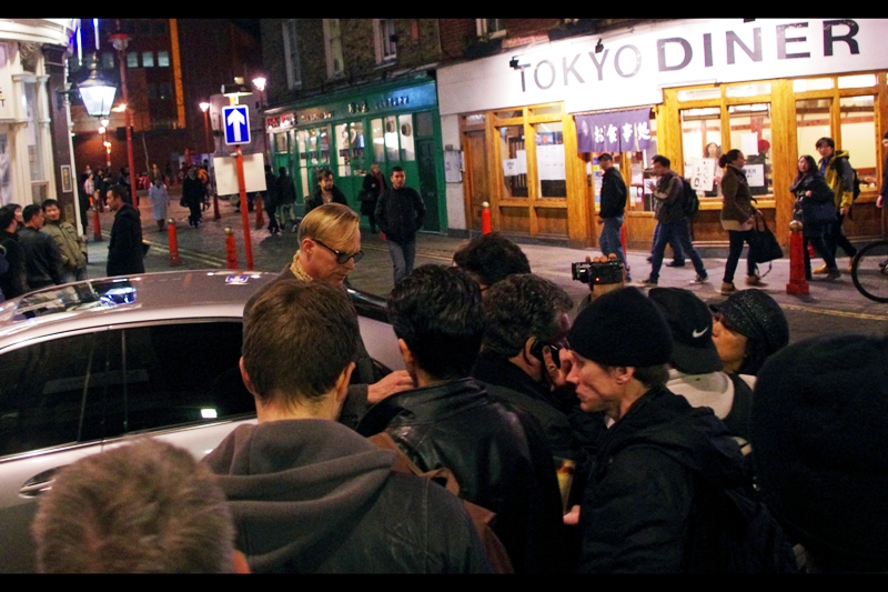So here's what we're reduced to : we're in the small street BEHIND the Vue cinema, facing Chinatown and the Tokyo Diner, waiting for people to get out of cars in the hope that they're famous. It feels uncomfortably unsavoury, really. But this is (possibly) Paul Bettany, who is the voice of Jarvis in Iron Man, and also possibly in this movie.