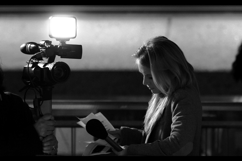 A random cute reporter reads her boyfriend's diary (?), as the setup for the premiere continues and I'm bored because none of the guys in the kangaroo spaceboots have had an accident so far.