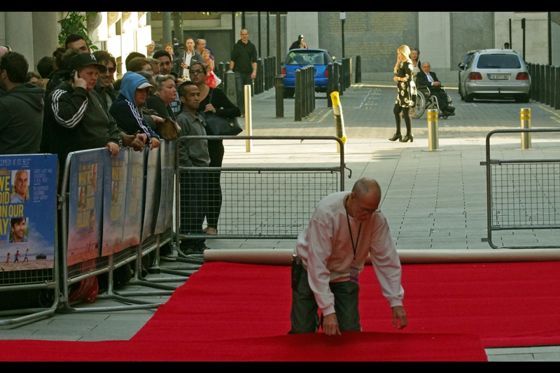 She be a fine carpet, steady and red-dy and true. But my eye might be focussed about fifteen metres behind the carpet.
