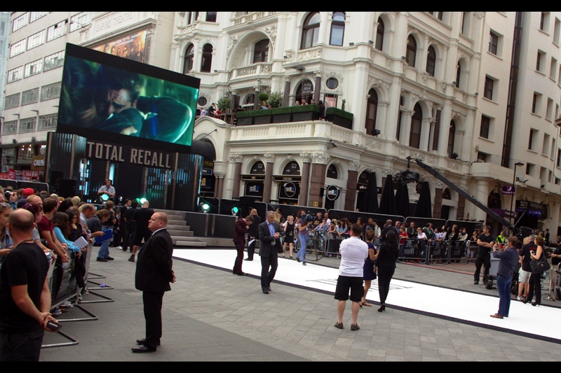 White carpet. Live twitter feed. Constantly shifting barriers. London can do it - we've shown the world we can host major events in London with style and class!