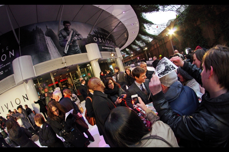 Mr Cruise and his assistants converge on my location, but tragically he never looks at me nor the picture of him I'd taken while signing for everyone else. Gutted. And...I don't get it. I've known for a while that I'm invisible to pretty girls, but Hollywood A-Listers? I think maybe I can become some kind of highly specialised ninja assassin on the basis of my 'talent', but that's about the best reading I can put on this... sadly.