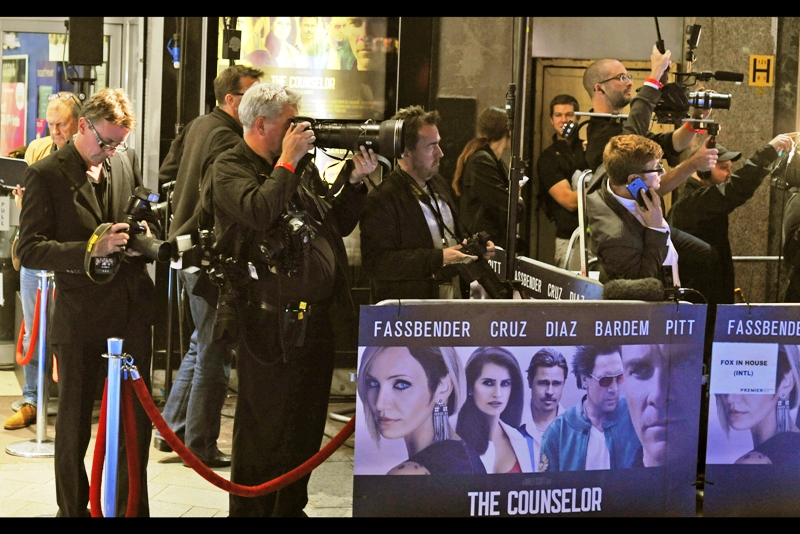 That's either Penelope Cruz arriving or a lady four or five streets over wearing a dress.