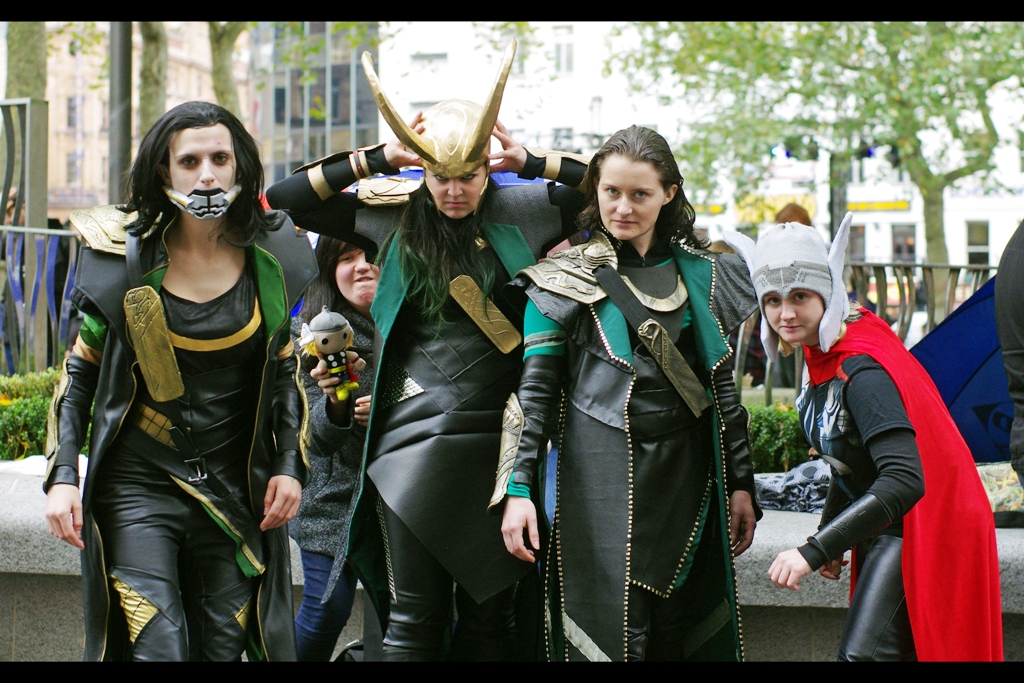 The Metro announced this morning that the five best Loki Lookalike costumes would win tickets to see the film. However, given these people were waiting in line since before 6am and couldn't have known about that competition, it stands to reason that they dressed this way anyway. (I'm going to say that this is extremely cool because I'm very sure otherwise they'd hurt me)