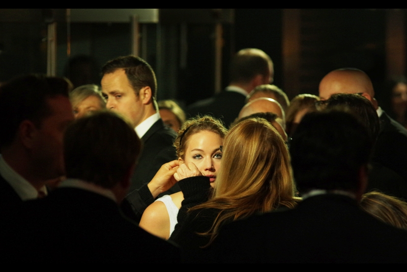I think right now... I look like she feels.... and on that note I think it's time to muster up as much disgust at how this premiere went down, as I can and storm out of here dramatically.