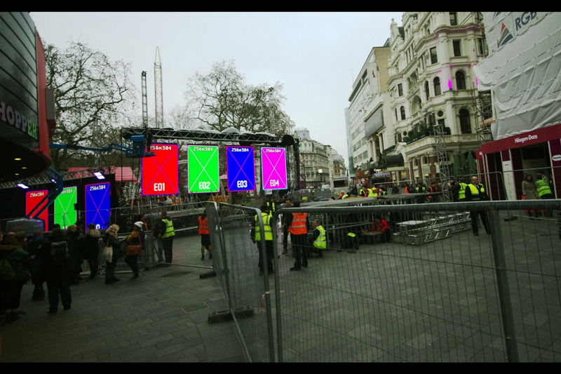 Is this ' Red/Green/Blue/Magenta screen thing ' yet another way Peter Jackson wants to change the way we experience cinema? Because I'd prefer it if 'making good movies rather than stretching out trilogies' was the primary innovation.