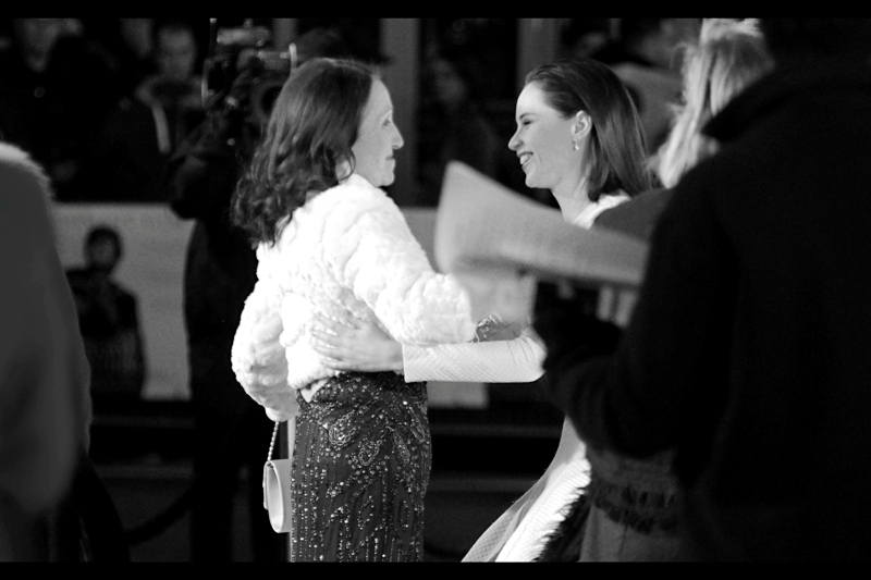 "OMG : You're me!" "OMG : You're You!!" Jane Hawking (real, at left) meets Jane Hawking (actress Felicity Jones, right) at the premiere.