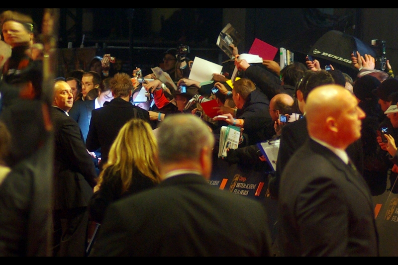 AMMMMMAAAAAGAAAAAAAHHHHHHHHHDDDDD!!!!!!!! It’s about one third of the face of Robert Pattinson. (I know, right?)