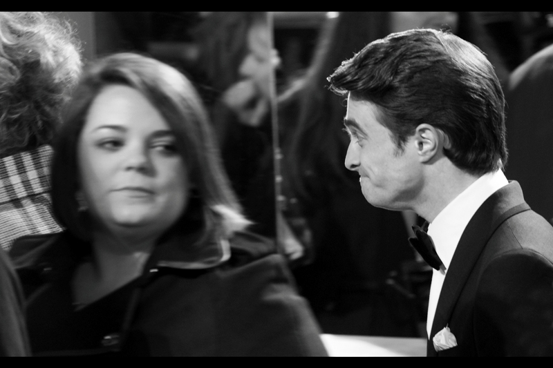 Daniel Radcliffe meets a fan (?) on the red carpet and my sub-genre of ‘shots of the left side of peoples’ faces’ continues.