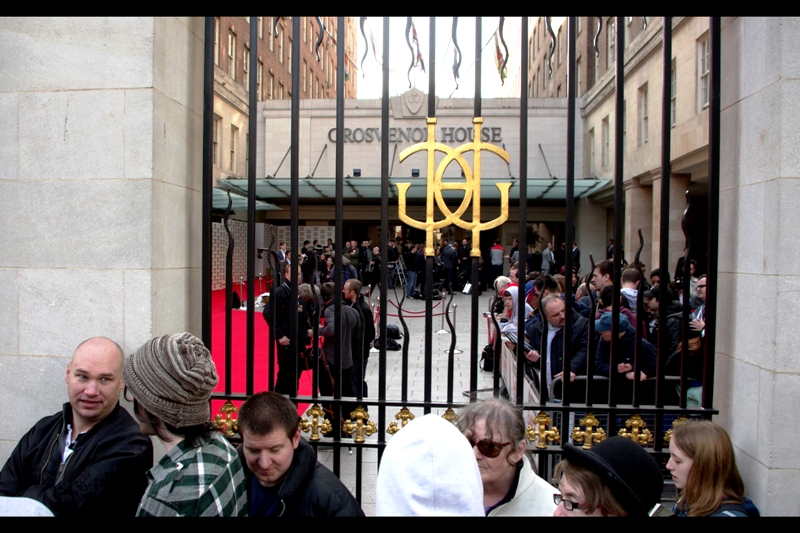 On the face of it my position outside the Grosvenor Hotel seems sub-optimal. (More so if you consider that I’m deep in Autograph Dealer Territory).. still, we’ll see.