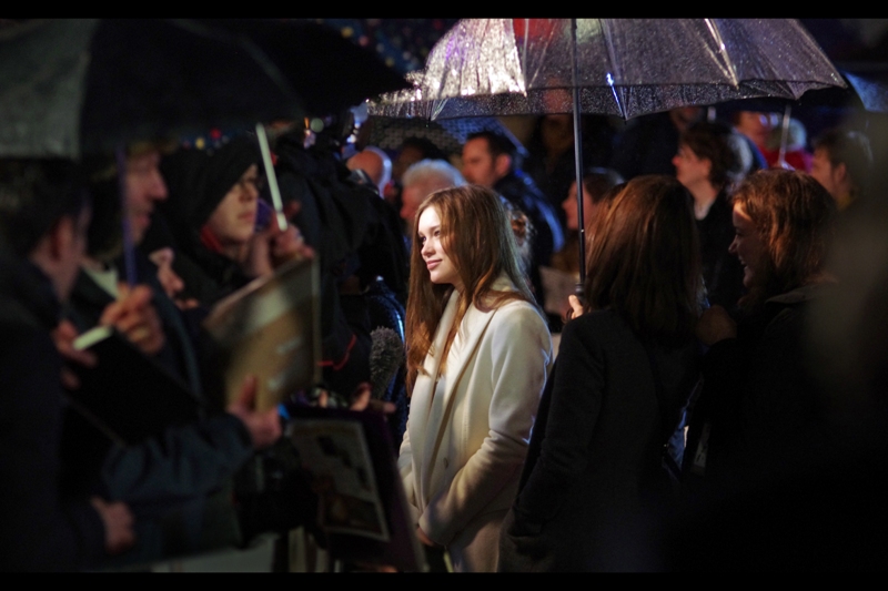 This is about the closest I could get to taking a decent photo of Sophie Cookson. Not pictured : midriff-revealing dress completely inappropriate for the weather we're experiencing in London right now. Damnit.
