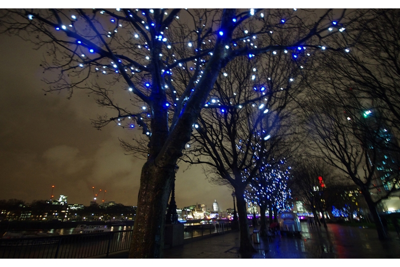 And to think, Charlize Theron would presumably rather get free drinks and views of the inside of a bar .... than take the stunning walk to Blackfriars on a rainy London eve in winter. Inconceivable.