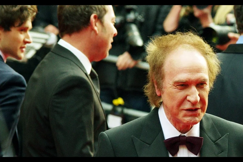 "When hair like mine you have, look as good you will not... hmmm?" I'll never have hair like that.... sadly. Or an Olivier Award, unless I steal one of the two giant cardboat cutout ones in the dark alleway. Or both... frankly, I'd like both. Oh, and this is Ray Davies, whose score for the musical "Sunny" provided him with a special outstanding achievement award.