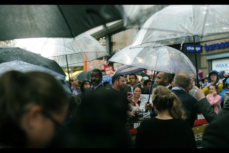"Nobody offer to keep an Australian visitor here dry under your umbrella. Oh, and remind them we just won the Ashes back as well" . Well... sh1t.