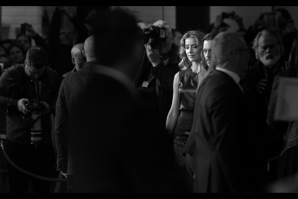 Johnny Depp appears (in my over-active and out-of-context imagination) to have sensed the (re)connection between myslf and Amber Heard. This may compromise my desire to secure an autograph later.... but I'm holding off on apologising just for now.