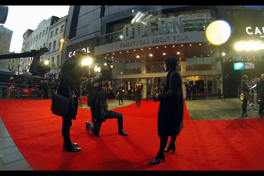 "Tom, I think it's awesome that you're both proposing to me and filming the proposal, but I can't actually see your face". it's the Odeon Leicester Square for this premiere, and as long as nobody's offering physical favours for photos of the leads, I think this premiere should be slightly less quirky than yesterday's premiere for The Lobster .