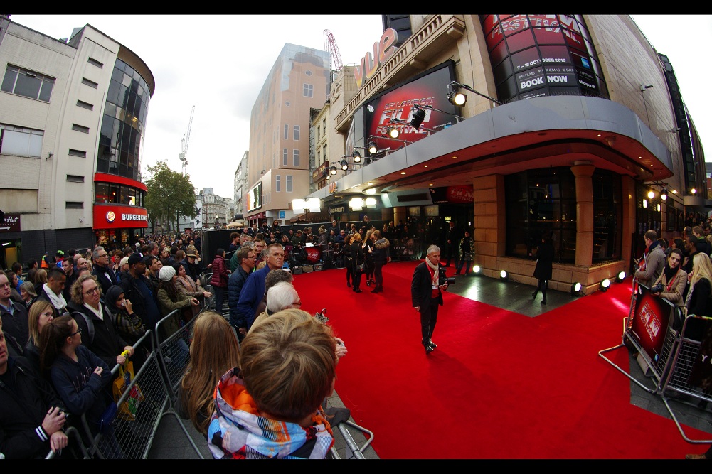 I've just arrived to find we're about 20mins from the start of a fully-specced premiere, perfectly formed... complete with paparazzi already in position! And in contravention of all logic, I've managed to get into a public pen IN THE FRONT ROW. Recall : I arrived 11hrs before the start of the 'Black Mass' premiere on Sunday and got wristband #55... and now I'm here 1/3 of an hour and I've got front row!